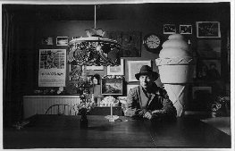 Business portrait of Arnold Pearce of Lintas Advertising